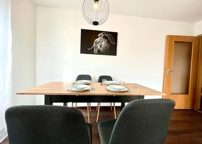 Am Puls Der Stadt, Inkl Tg-stellplatz & Balkon Λειψία